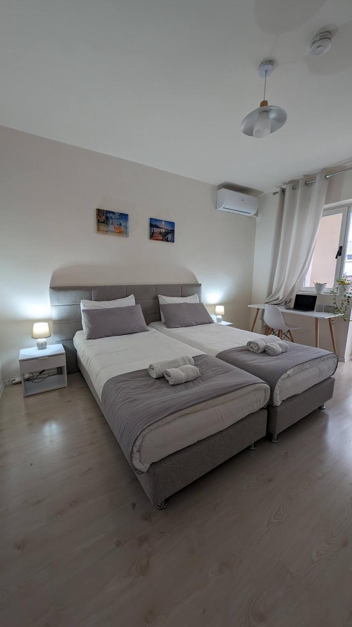 Modern Cozy Apartment 10 Min Walk To Skanderbeg Square Tirana Exterior foto